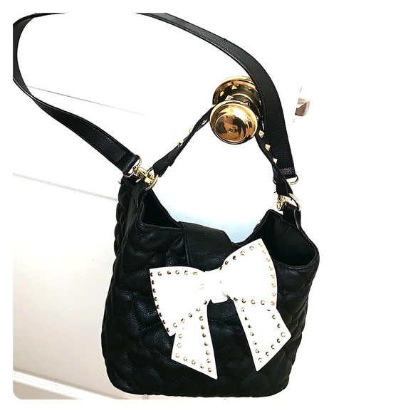 Purse - Picture 1 of 3